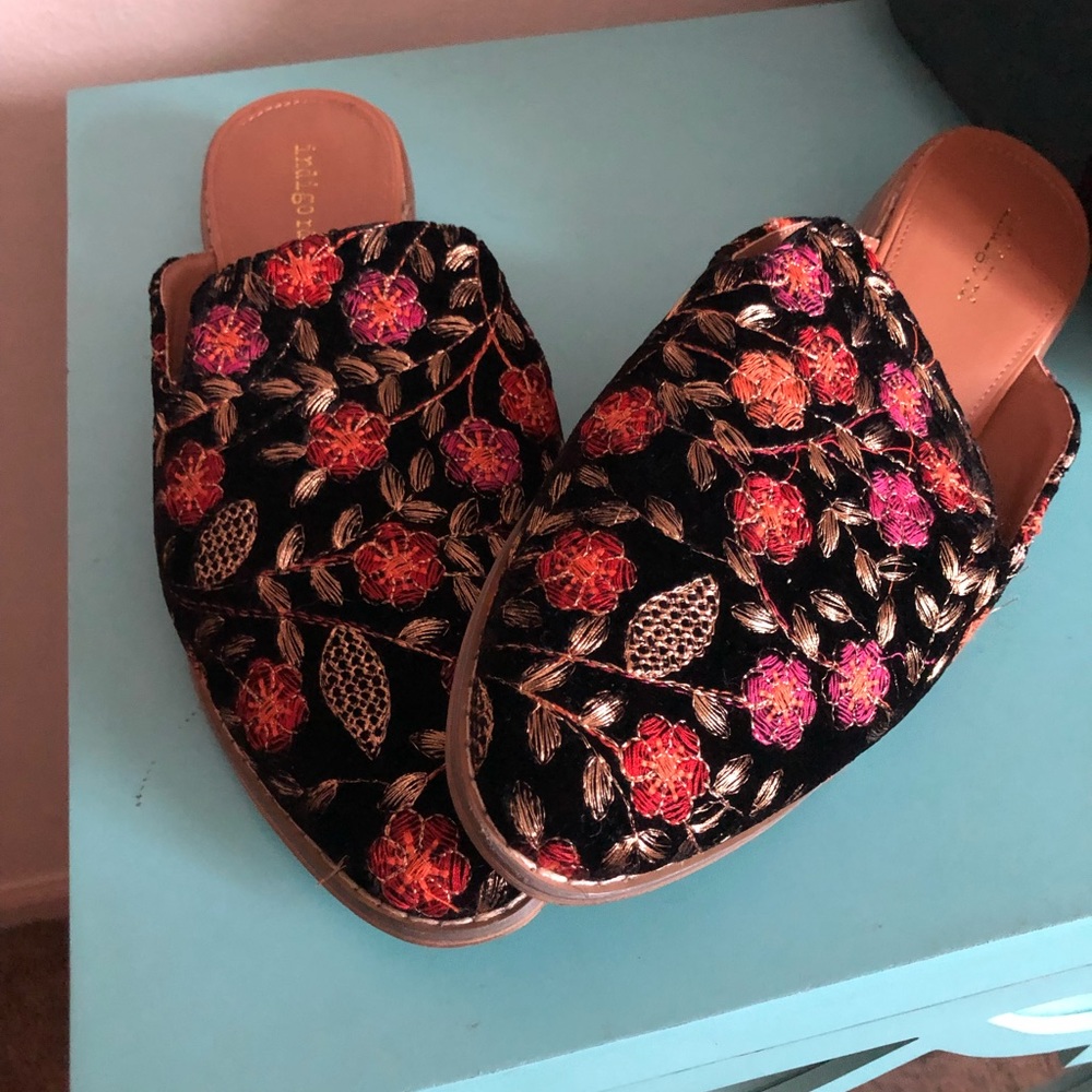 Embroidered slip-ons